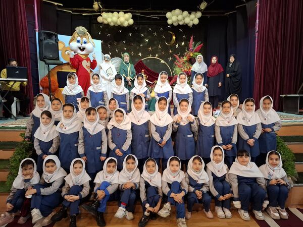 جشن یلدا ۱۴۰۴ در مدرسه ۱۷ شهریور شهرستان بجنورد 