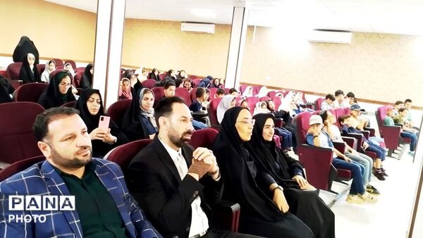 آیین تجلیل از منتخبین کشوری، استانی و منطقه ای طرح و برنامه های حوزه  آموزش  کلات