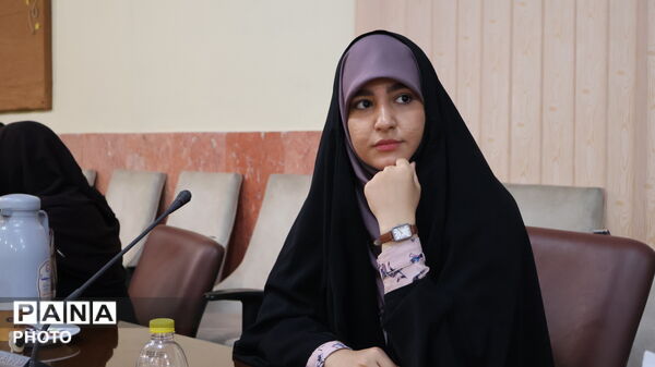 نشست کارشناسان فرهنگی مناطق ۱۹ گانه تهران در اردوگاه ابوذر