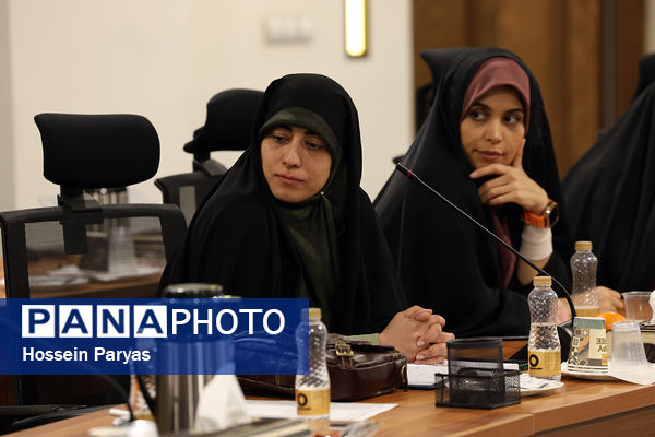 نشست اعضای شورای اندیشه‌ورز اوقات فراغت دانش‌آموزان