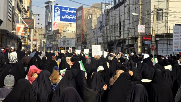 مردم نظرآباد، به فرمان رهبر انقلاب لبیک گفتند