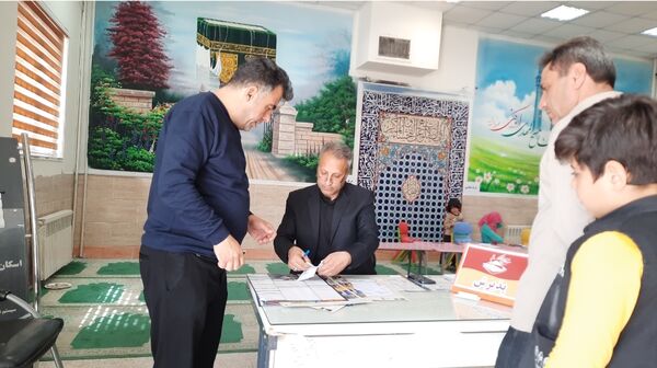 بازدید مدیر کل استان خراسان رضوی  از ستاد اسکان فرهنگیان ثامن 2