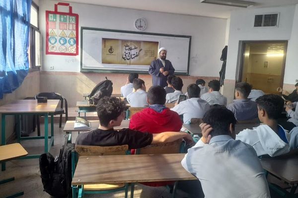 سلسله جلسات گفتمان دینی و مشاوره خانواده در هنرستان موفقیان