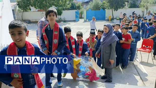 جشن عاطفه‌ها در دبستان شهید سلیمانی شهرستان رامیان