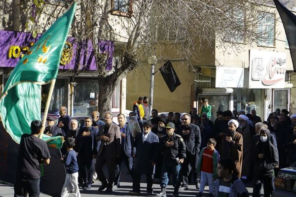 مراسم پیاده روی از مسجد موسی بن جعفر تا امام زاده اسماعیل درشهرستان فیروزکوه