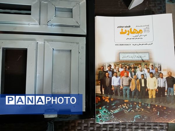 برگزاری نمایشگاه ایده‌های تحول آفرین در دبیرستان الگونه ناحیه ۳ شیراز