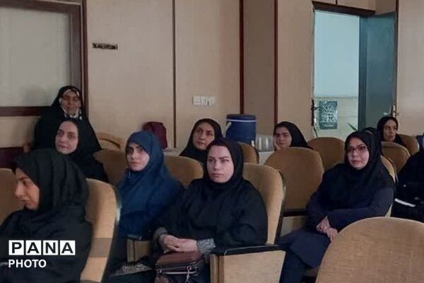 دوره آموزش و مهارت افزایی تغذیه و نگهداری از کودک در ناحیه دو شهرری 