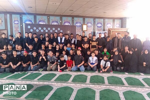 حضور دانش‌آموزان و فرهنگیان ناحیه دو شهرری در مراسم اربعین حسینی اداره کل آموزش و پرورش 