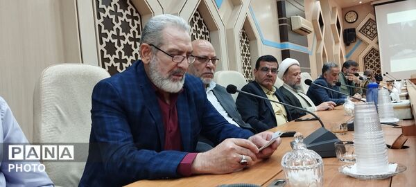جلسه هیات امنای یادمان‌های شهدای گمنام استان قم