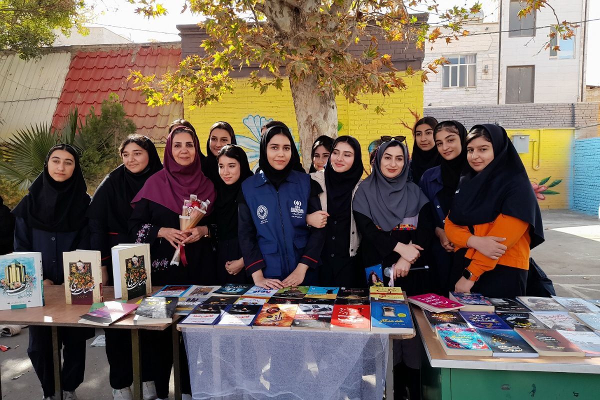 لبخند و شور نوجوانی، نشاط مدارس شهرستان قدس در ۱۳ آبان 