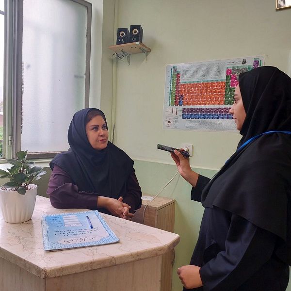 زبان فارسی سرشار از مفاهیم، معلومات عرفانی، الهی و انسانی است