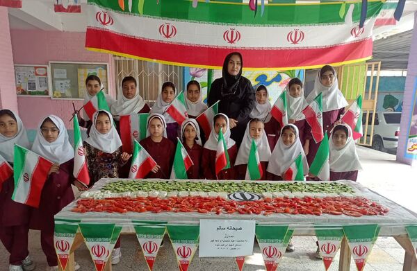 مراسم «صبحانه سالم»  در دبستان دخترانه شهید ابراهیم تنیده بندرعباس