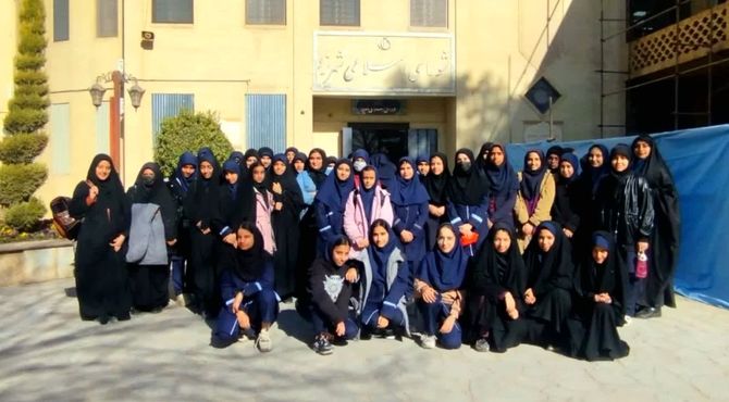 دانش آموزان مدرسه حاج یدالله مهمان کارگاه سواد رسانه‌ای شورای اسلامی یزد