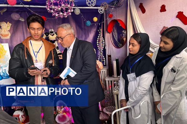 پژوهش‌سرای کاوش کهریزک، کانون توجه نخستین روز نمایشگاه دستاوردهای دانش‌آموزی استان