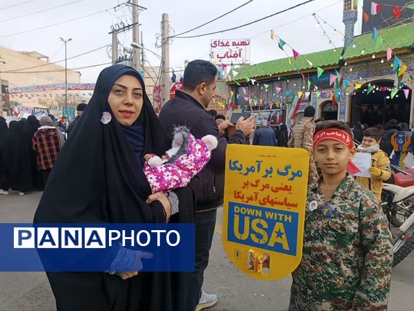 حضور پرشور مردم سلحشور فردیس در راهپیمایی ۲۲ بهمن