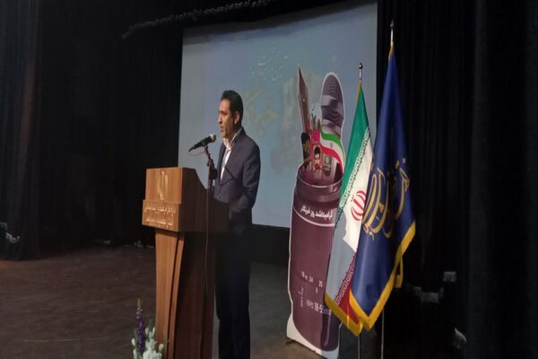 آیین تجلیل از خبرنگاران و فعالان عرصه رسانه در سینما هنر یاسوج