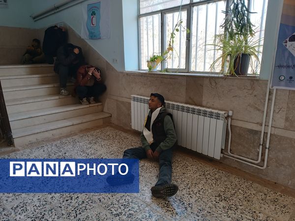 هنرستان کار و دانش رهبری میزبان مانور نمادین زلزله شد