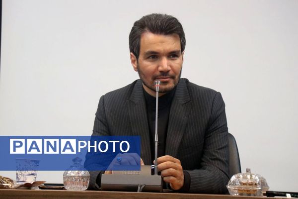 نشست توجیهی دانش‌آموزان پشتیبان طرح خبرنگار شو