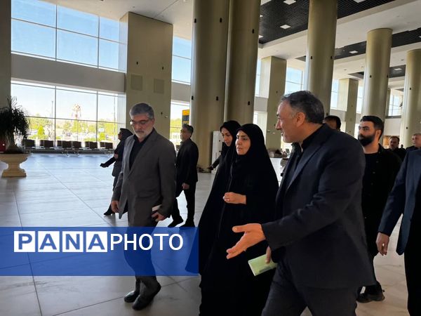 بازدید وزیر راه و شهرسازی از روند خدمات‌رسانی زائران در ایام پایانی دهه صفر