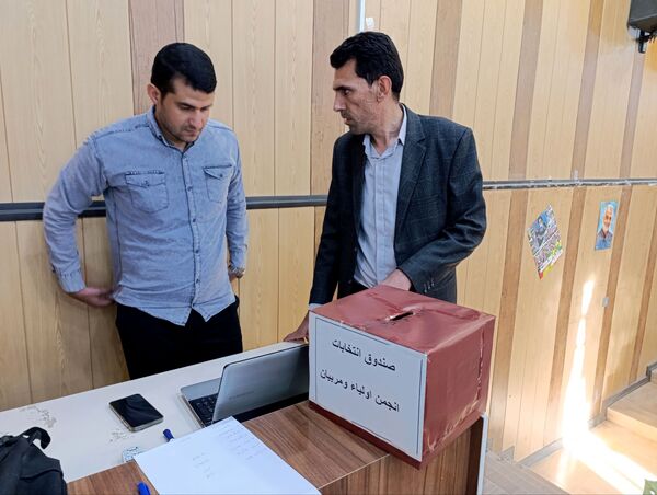 جلوه‌هایی از انتخابات انجمن اولیا دبستان معلم ۲ در آشخانه 