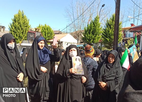 بر پا نگه داشتن مکتب زینب(س) توسط بانوان خشکبیجاری