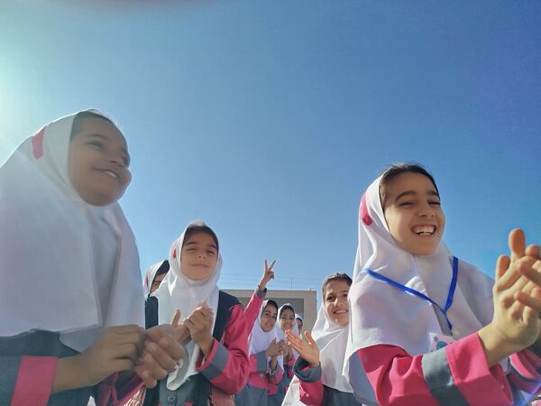 صبحگاه شاد مدارس دخترانه استان اصفهان در قالب طرح «نوجوان شاد ایرانی (نشا)»