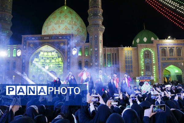 همخوانی سرود «سلام یا مهدی» با حضور ابوذر روحی در مسجد جمکران