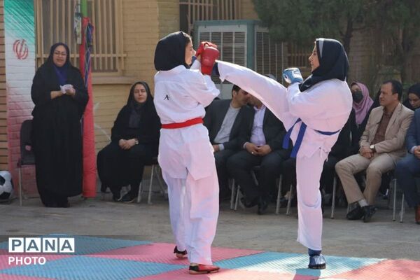 نمایش توانمندی‌های دانش‌آموزان در رشته‌های مختلف ورزشی و هنری قرچک در هفته تربیت‌بدنی