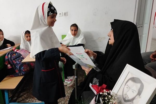  کلاس‌های دبستان دخترانه بعثت ۲ به نام مقدس شهدای شهریار