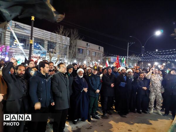 حضور گسترده و چشمگیر مردم فاروج در چهارمین شب شهادت رهبر معظم انقلاب 