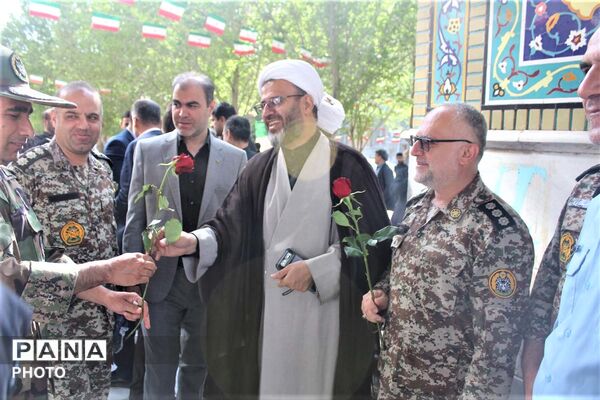 گلباران مزار شهدای حماسه آزادسازی خرمشهر در قم
