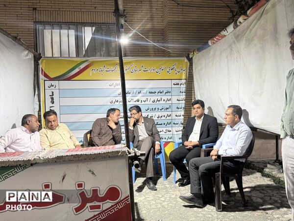 در شبِ سه‌شنبه، ۲۲ اردیبهشت، شهر با حضور پرشوق مردمانش جانی تازه گرفت