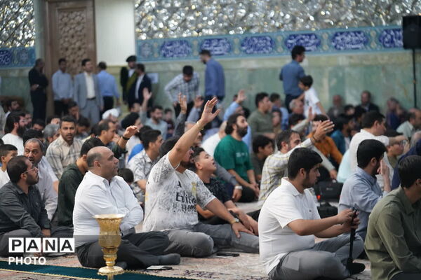 آیین غبارروبی حرم حضرت معصومه(س) با حضور اصحاب رسانه