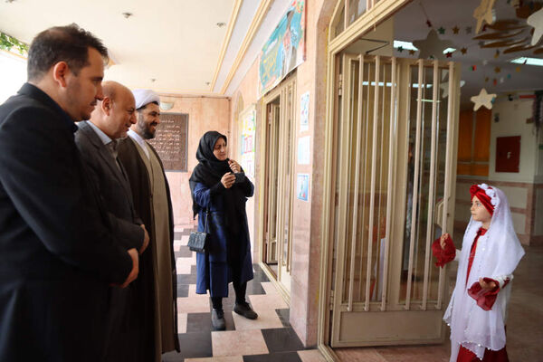 طرح سپاس معلم در مدارس شهرستان اسلامشهر با حضور مسئولین شهرستان