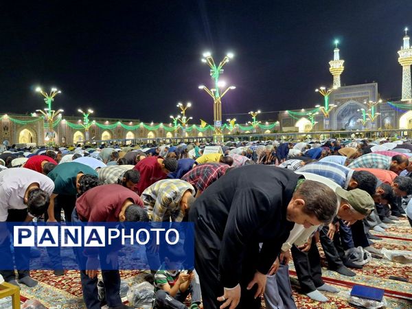 برگزاری نماز آیات در حرم امام رضا (ع) 