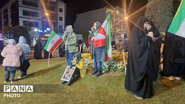 راه رهبر شهیدمان و شهدای میناب را ادامه می دهیم