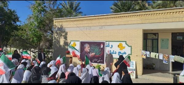 مراسم بزرگداشت سردار سلیمانی در مدرسه مولوی فین