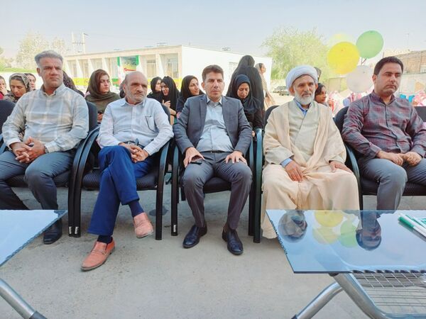 جشن شکوفه‌ها در شهرستان قلعه‌گنج 