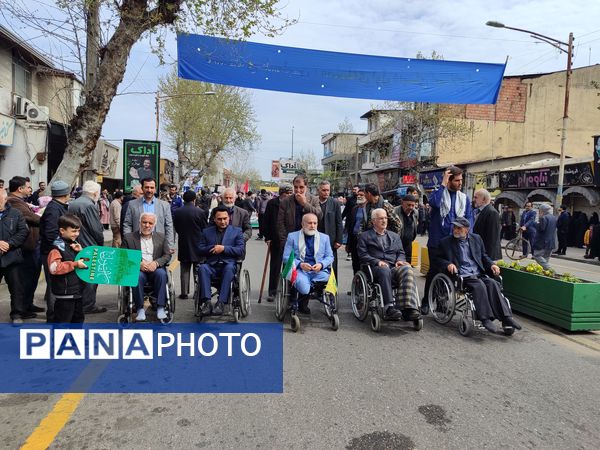 شور آخرین نماز جمعه ماه رمضان در قائمشهر