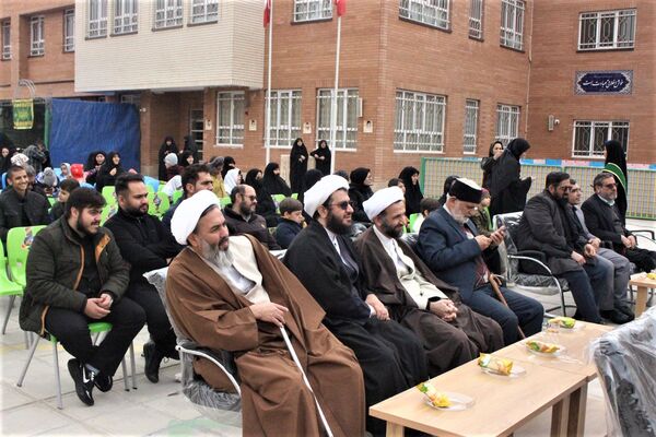 جلوه‌هایی از یادواره شهدا در دبستان استثنایی باغچه‌بان قم