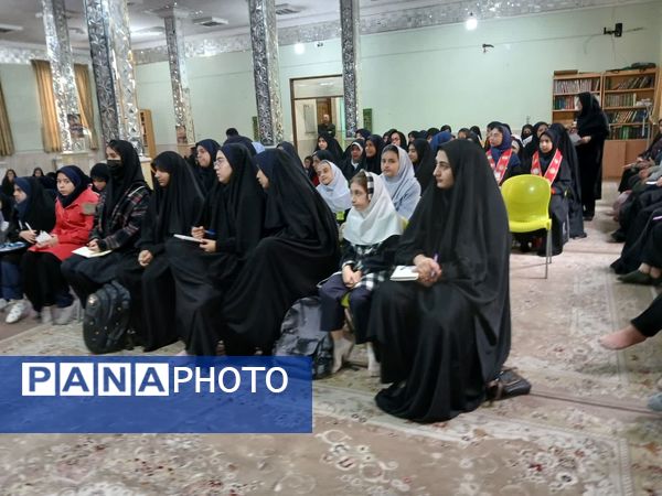 برگزاری جلسه توجیهی هیات‌های دانش‌آموزی دختران آموزش و پرورش ناحیه۶ مشهد