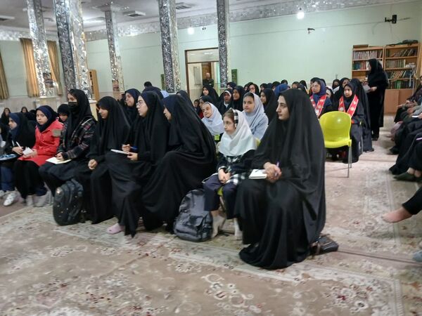 برگزاری جلسه توجیهی هیات‌های دانش‌آموزی دختران آموزش و پرورش ناحیه۶ مشهد
