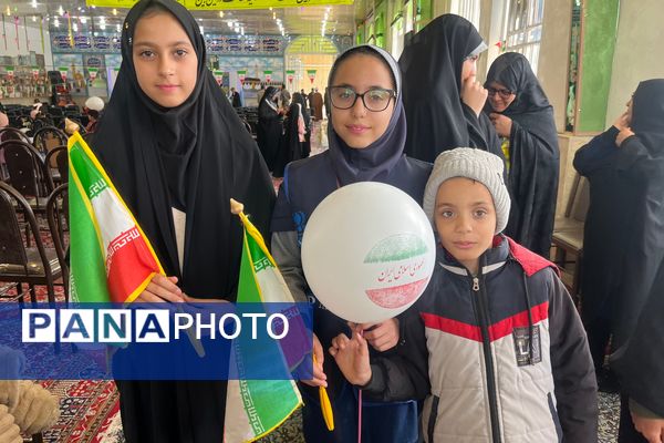 دهه نودی‌های شهر سورمق پای کار انقلاب