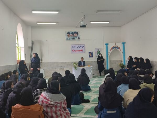 برگزاری جلسه آموزشی پیشگیری از آسیب‌های اجتماعی