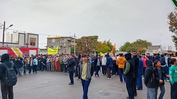 حماسه‌آفرینی دانش‌آموزان کمیجانی در راهپیمایی۱۳ آبان 