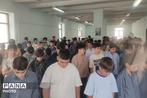 شروع سال تحصیلی همراه با اقامه نماز جماعت در مدارس