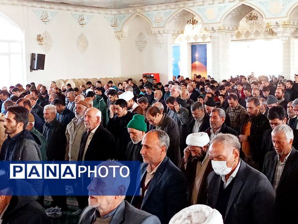 نماز جمعه در کاشمر