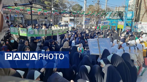 نخستین روز از دهه مبارک فجر با برگزاری برنامه‌های فرهنگی و مذهبی متنوع در شهرستان اسفراین