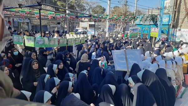 نخستین روز از دهه مبارک فجر با برگزاری برنامه‌های فرهنگی و مذهبی متنوع در شهرستان اسفراین