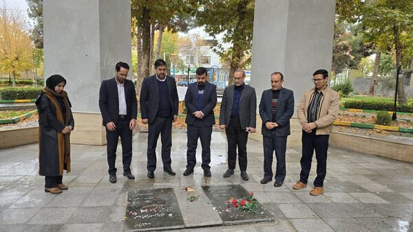بازدید دانش‌آموزان و مسئولان از کتابخانه شهید بهشتی آشخانه
